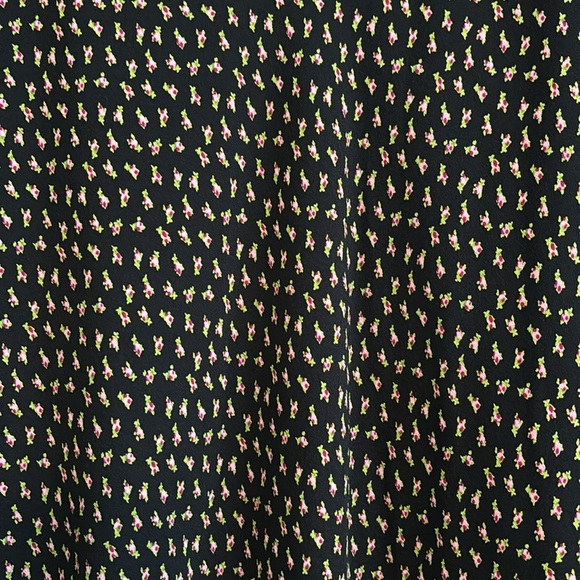 ❤️2/$15 or 3/$21❤️ Jones New York Silk Small Floral Flare Skirt, Size 14 Petite - Picture 3 of 9